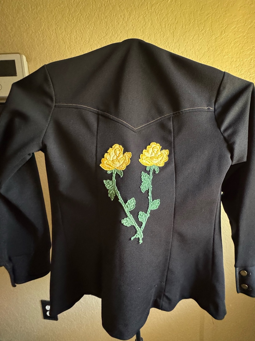 Vintage Women Black Embroidered Collar Jacket Cowgirl Yellow Rose Top  Button Up
